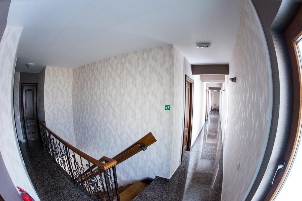 Hotel La Strada โปลเยชต์ ภายนอก รูปภาพ