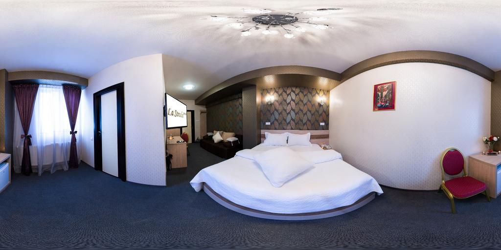 Hotel La Strada โปลเยชต์ ห้อง รูปภาพ